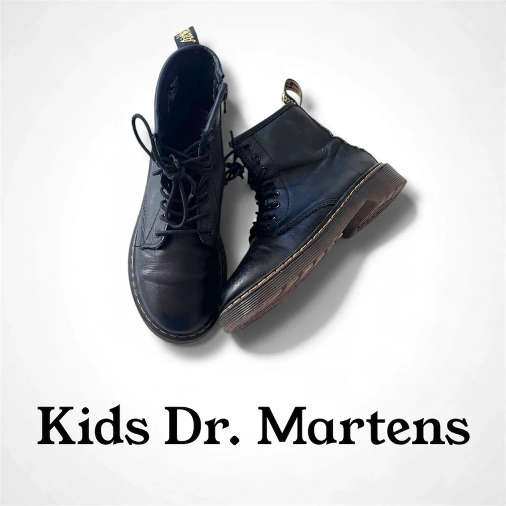 : : DR. MARTENS Kids Boots : :